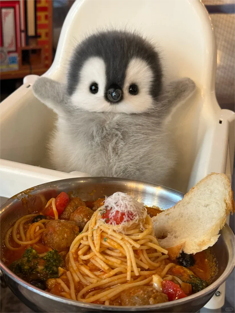 🐧🐧Pippin - Lifelike Penguin Plush Toy - Your Adorable Arctic Companion